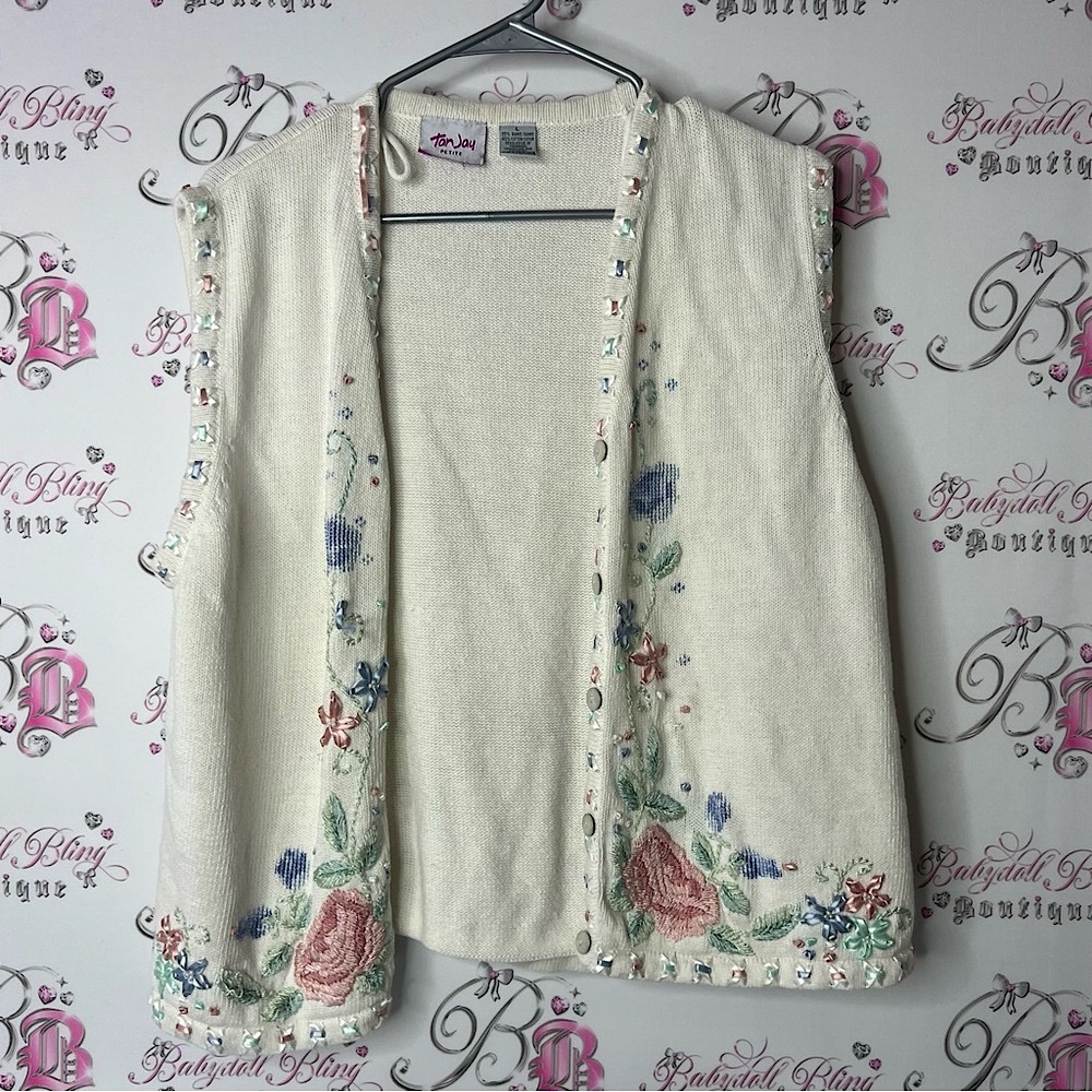 TanJay Petite cardigan vest embroidered ribbon floral vintage Cream Sweater